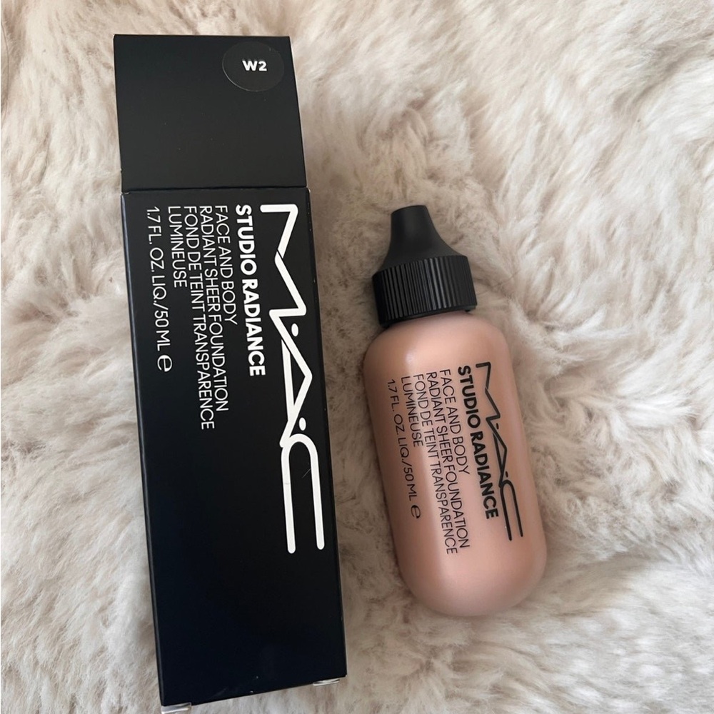 NEW MAC Studio Radiance Face and Body Radiant Sheer Foundation W2